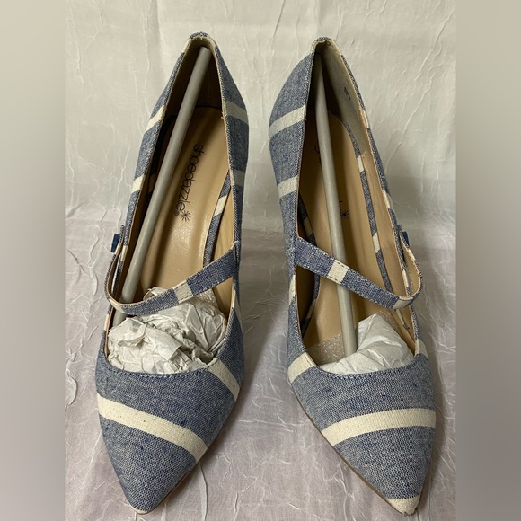 MANA - Light Denim with White Stripe Stiletto (NWOT) - Picture 7 of 9